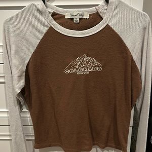 Since XL juniors fits small “Colorado Denver “ logo and mountain picture 🗻